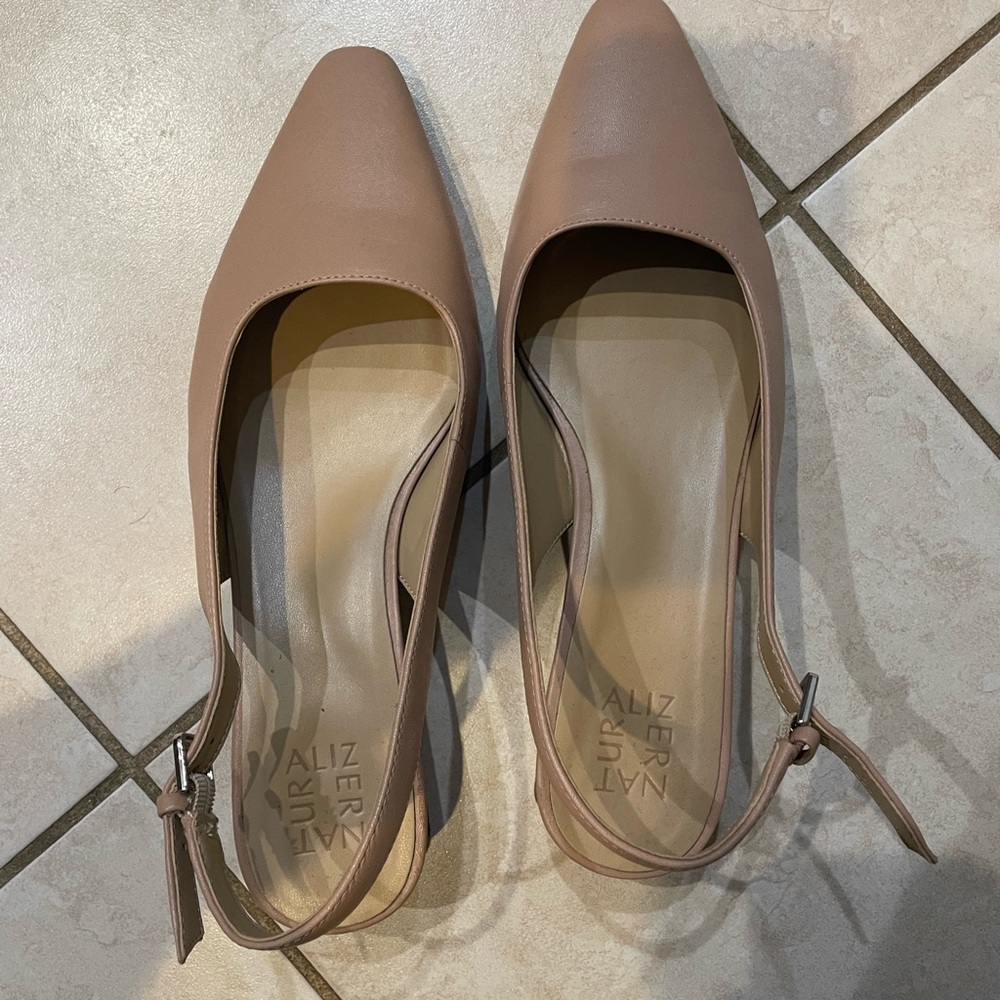 Lesley Slingback Pump - Picture 4 of 5